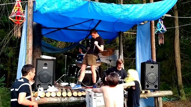 Тонем в болоте (TvarTsy Coweed Fest) смотреть онлайн