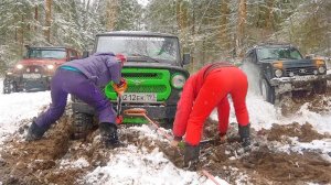 Блондинка за рулём Уаз поспорила с Нивами, Jeep и Уаз Патриот на Бездорожье