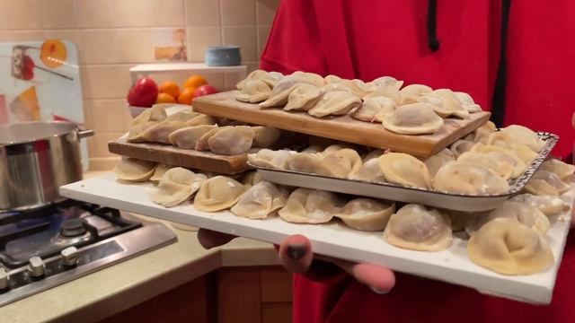 Vlog. Семейные выходные, пельмени и первый раз на сноуборде. смотреть онлайн