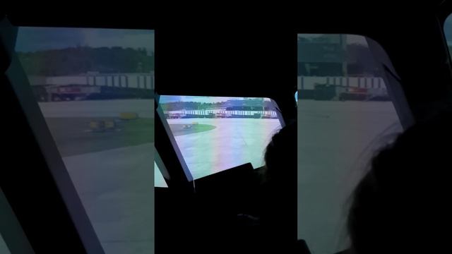 Аэропорт Сочи. Мягкая посадка на Boing 737 flight simulator. Airport Sochi, Russia. смотреть онлайн
