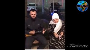 Чеченец красиво поет для матери!!! Четко!!! Настоящий сын!!!