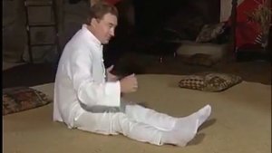 Упражнение Кегеля для мужчин. Шагание на ягодицах.