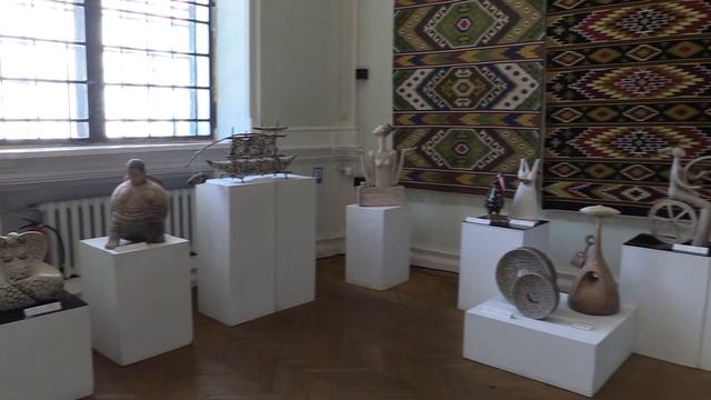 Виставка «Реконструкція шедеврів українського художнього фарфору в жанрі сучасної арт-мініатюри» смотреть онлайн