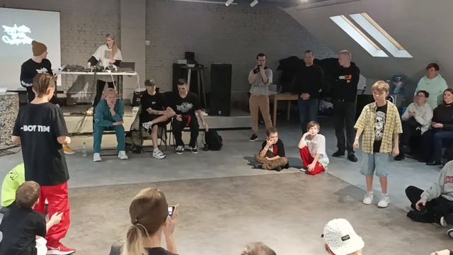 Батл в Бертгольд центр / 11.03.2023 смотреть онлайн