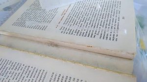 Как вклеить выпавшие страницы в книгу с помощью чайных пакетиков