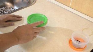 Два способа как долго хранить мотыля.