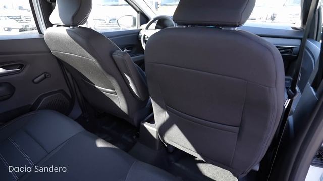 Dacia Sandero Sterpway vs Dacia Sandero 2021 смотреть онлайн