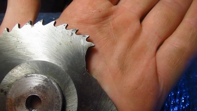 Самодельный отрезной резец из дисковой фрезы смотреть онлайн