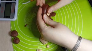 Чебурашка из мастики