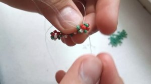 Кольцо из бисера грибочки в технике крестик