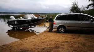 спуск лодки волжанка 46 фиш на воду с прицепа RESPO 750V501L199