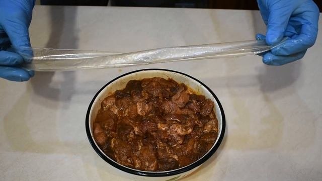 Сырокопченая крафтовая колбаса с вялеными томатами в домашних условиях