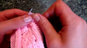 Женские носочки спицами с красивым узором