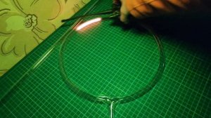 Свечение неоновых газоразрядных трубок и лампы в поле излучающей антенны портативной радиостанции