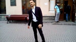 На Арбате читают стихи Сергея Есенина. " Быть поэтом"