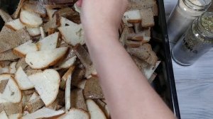 Самые ароматные домашние СУХАРИКИ в духовке.Как сделать вкусные сухарики дома ?!