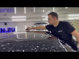 Оклейка крыши автомобиля Toyota Camry черной глянцевой гибридной пленкой