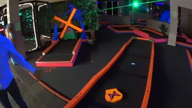 Мини гольф и поход по барам смотреть онлайн