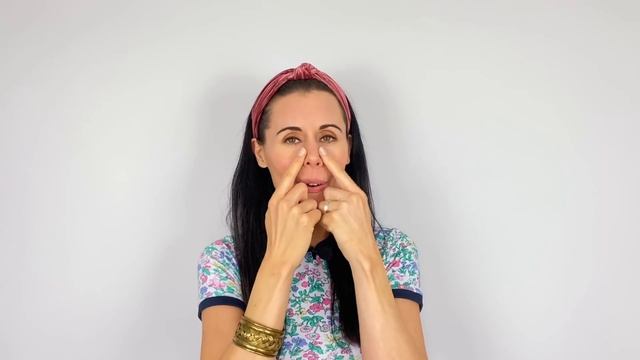 10 Face Yoga Moves To Do Each Morning