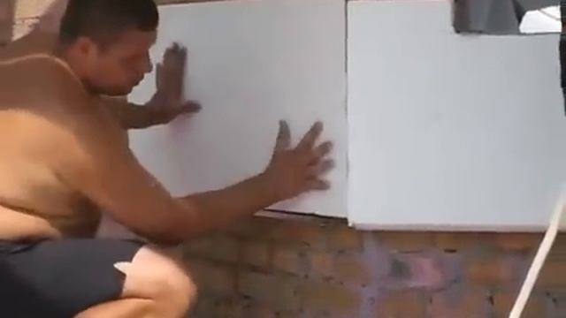 Видео утепление стен пенопластом и нанесение фасадной штукатурки своими руками смотреть онлайн