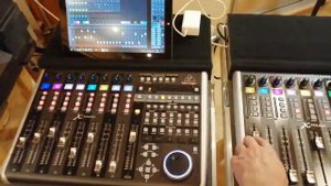 Behringer X-Touch - Работа на двух контроллерах