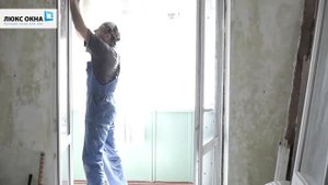 Установка пластиковых дверей в Киеве - Установка металлопластиковой двери компанией Люкс Окна