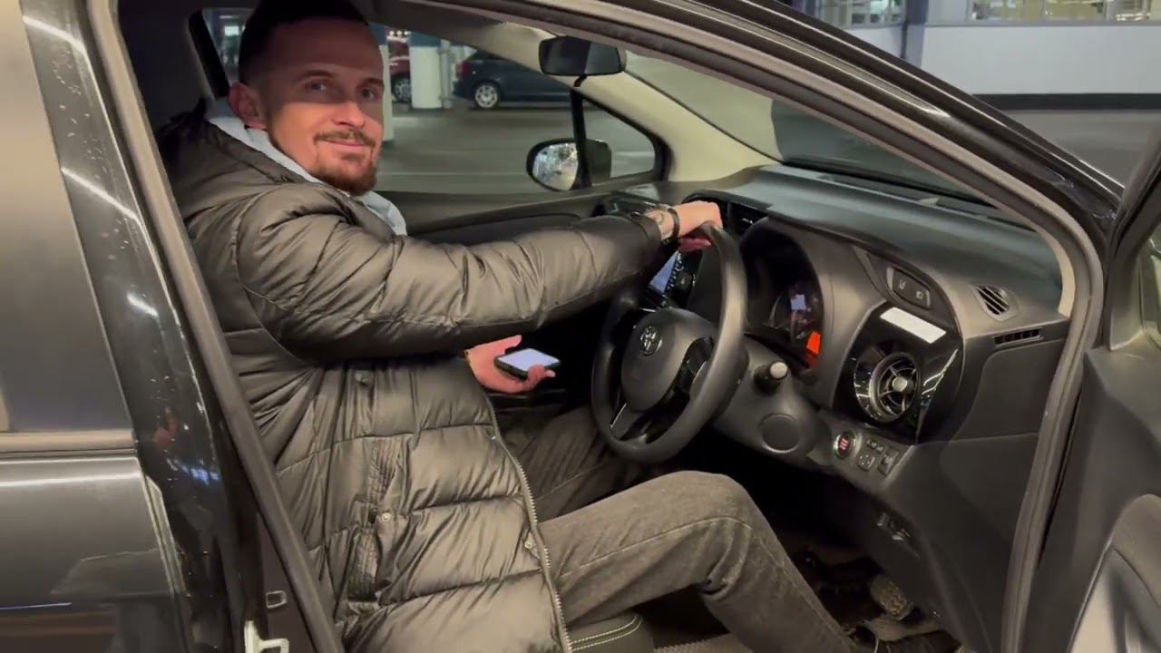 Toyota Vitz лучший в своем классе! В наличии!