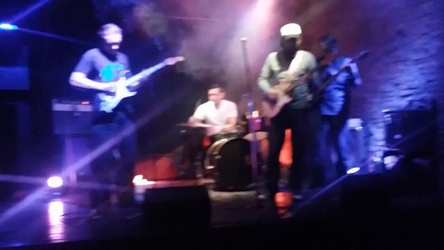 Blues Shuffle. "JGC Blues Jam" c/Sebastián Rizzo. Bass Ibanez SRX 500 Korea смотреть онлайн