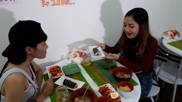 B'tari China & Diva Azalia Mukbang Korea ("Bedani ban chan" di dalam Grand wijaya center) 배다니반찬 смотреть онлайн