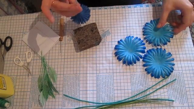 Гербера /2 ЧАСТЬ / Цветы из Ткани Для начинающих / Елена Шевченко смотреть онлайн