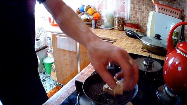 СУХАРИКИ С УКРОПОМ ДЛЯ ЛОВЛИ ПЛОТВЫ НА ЗИМНЕЙ РЫБАЛКЕ СВОИМИ РУКАМИ! смотреть онлайн