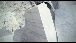 Добыча мрамора на карьере Каррера в Италии