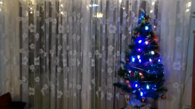 Наши за рубежом как я украсила елку!! смотреть онлайн