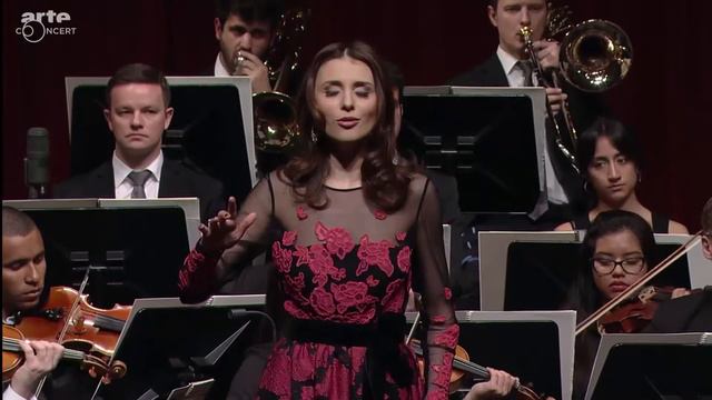 Valentina Naforniţă - Puccini - La bohème - 'Sì, mi chiamano Mimì' смотреть онлайн