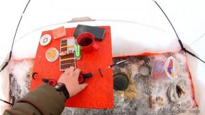 зимняя рыбалка на реке, в палатке, плотва