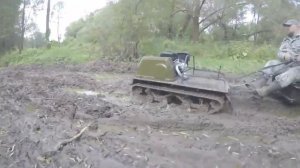Мотобуксировщик Ахтар по грязи / Ahtar through mud