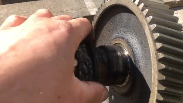 Как снять подшипник или обойму с вала в тяжело доступном месте и без съёмника смотреть онлайн