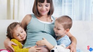 Ты подумай, прежде чем рожать третьего ребенка! Как  прокормить такую ораву? - увещевала свекровь