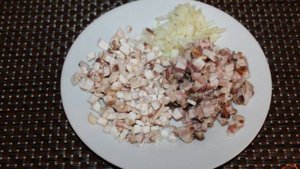 Мясные мешочки с грибами и беконом