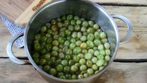 Варенье из крыжовника изумрудное