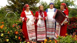 За горою у колодца