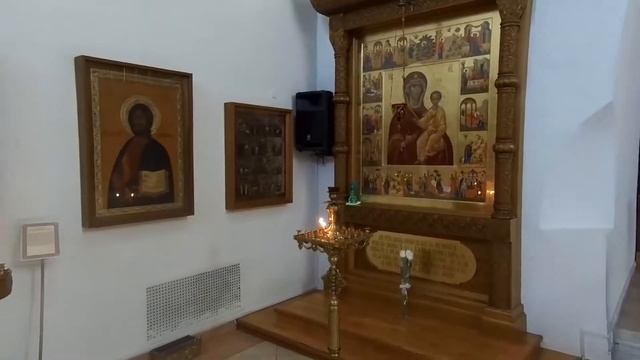 Приход Свято Троицкого Храма. Внутри. Иконы. смотреть онлайн