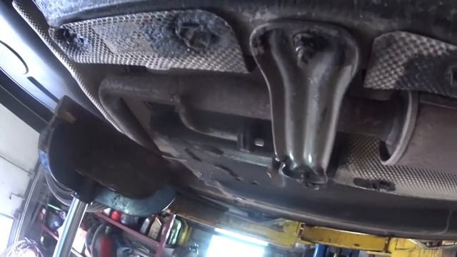 Lada Vesta доп крепеж глушителя, увеличиваем срок службы гофры! смотреть онлайн