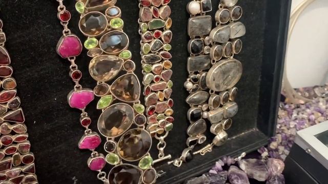 Мастерская. Ювелирная выставка украшений с полудрагоценными камнями г. Москва смотреть онлайн