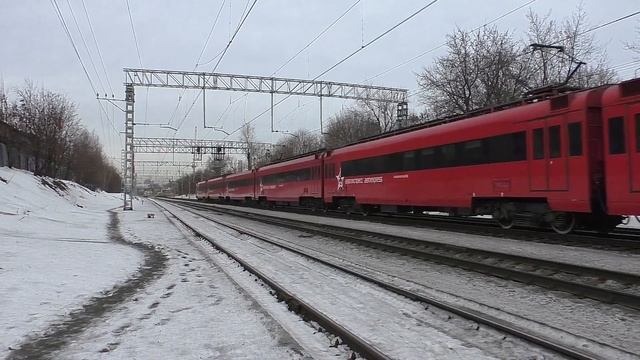 Электропоезд ЭД4МКМ-АЭРО-0007 (ТЧ-50) приг. поезд "Аэроэкспресс" №7141 Москва - Аэропорт Домодедово смотреть онлайн