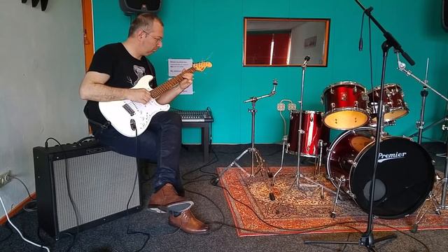Fender Squier Bullet Strat Sound Demo смотреть онлайн