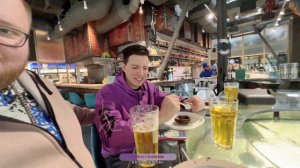 МУХАНДЖАН ВПЕРВЫЕ ПРОБУЕТ ЭКЗОТИЧЕСКИЕ МОРЕПРОДУКТЫ (ft. mazellovvv & t2x2 & sindicsgo)