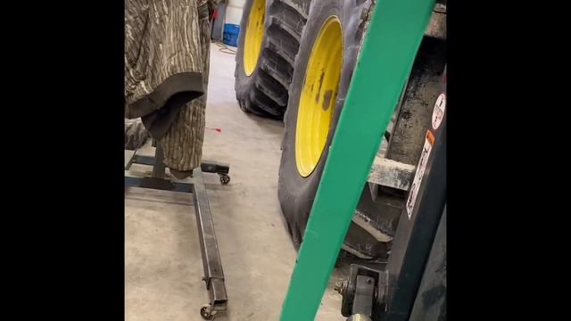 John Deere 9430 water pump disaster (Part 1) смотреть онлайн