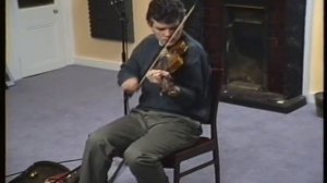 Down the broom ; The gatehouse maid ; The old torn petticoat, reels / Paul O'Shaughnessy, fiddle