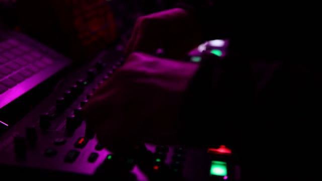 DroidDisco 20 | Landing Operation - Roland TR-8S - Teenage Engineering PO-400 - Zoom MS70-CDR смотреть онлайн